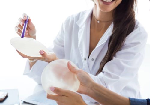 protheses-mammaires-implants.jpg